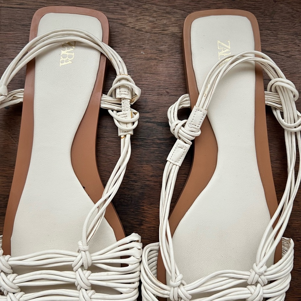 Zara Elegant White Woven Sandals - Picture 3 of 4